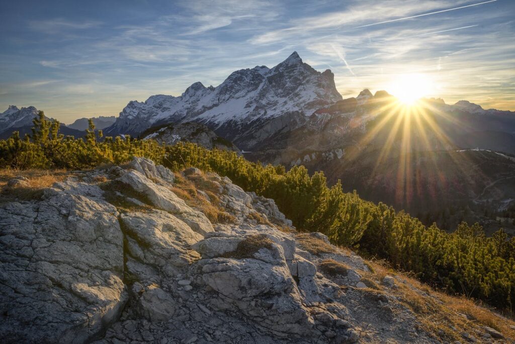 Wildnis Berge Sonne Wandern Mit Schrillalarm angreifende Tiere verjagen So geht es