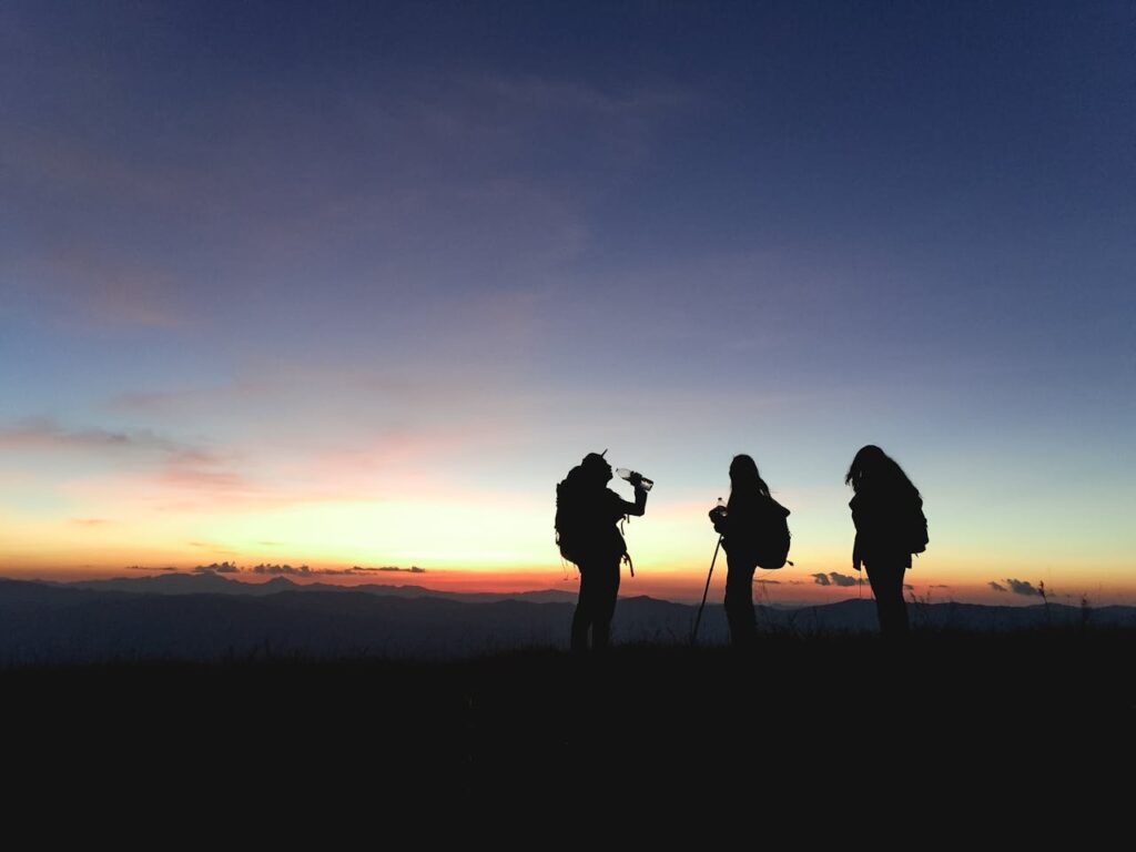 Wandern Gruppe Sonnenuntergang Instagram-Account zum Thema Wandern gründen – So startest du richtig
